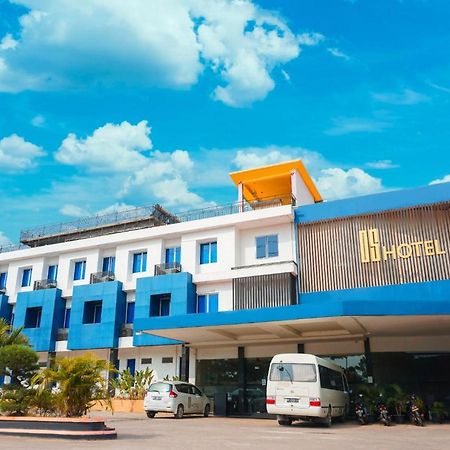 Os Hotel Tanjung Uncang Sagulung Buitenkant foto