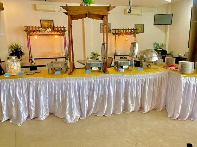 Os Hotel Tanjung Uncang Sagulung Buitenkant foto