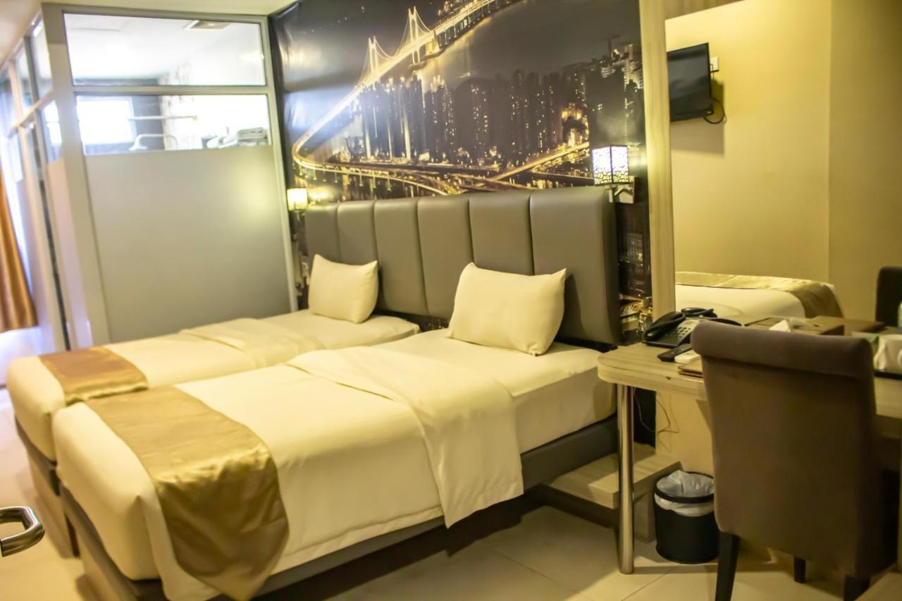 Os Hotel Tanjung Uncang Sagulung Buitenkant foto